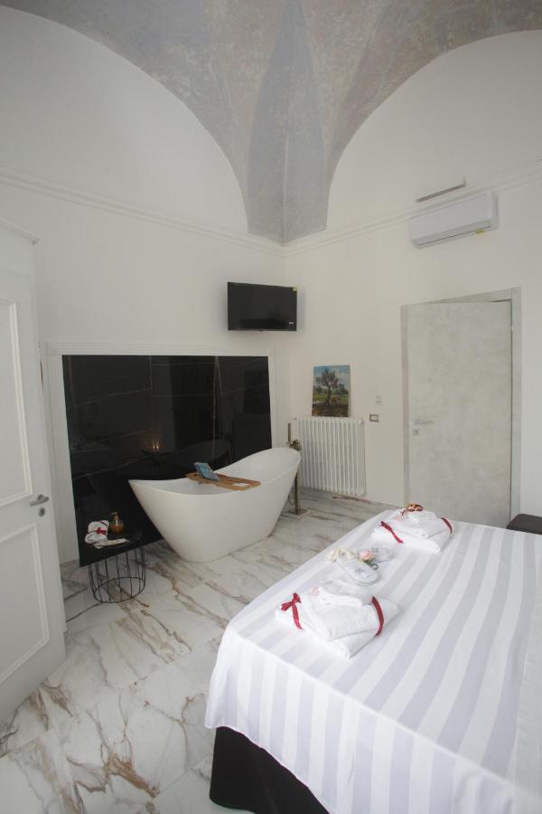 La Dimora Di Re Idomeneo Bed & Breakfast Lecce Dış mekan fotoğraf