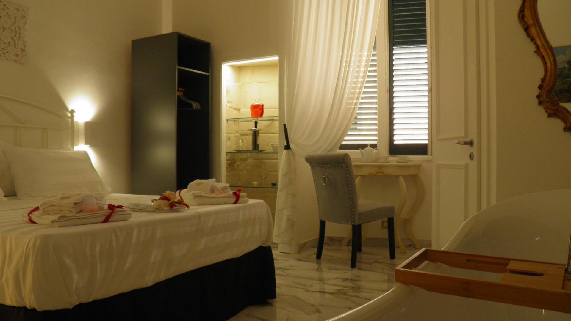 La Dimora Di Re Idomeneo Bed & Breakfast Lecce Dış mekan fotoğraf